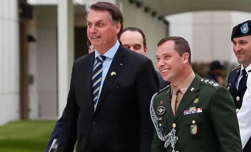 Jair Bolsonaro e Mauro Cid