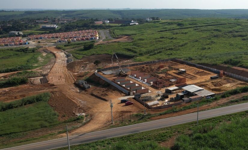 Obras da nova escola em tempo integral do bairro Altos do Jequitibá,.