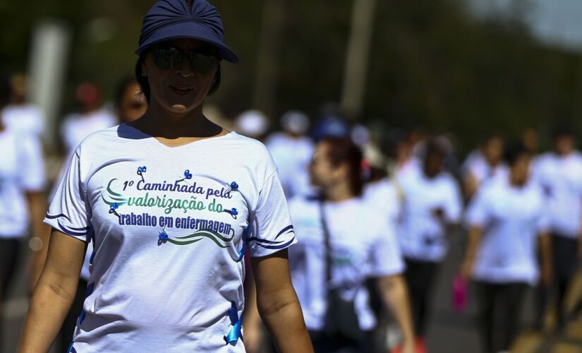 A caminhada encerrou a 84ª Semana Brasileira de Enfermagem, com o objetivo de mostrar a importância do trabalho das equipes multidisciplinares no cuidado em saúde