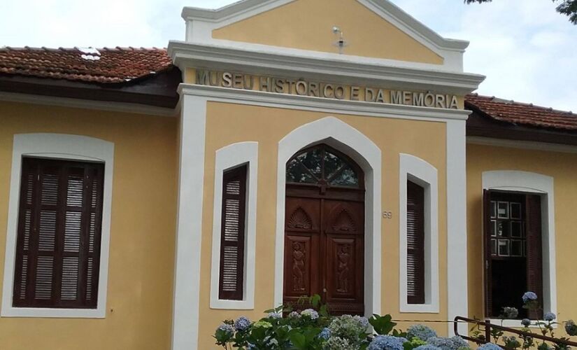 Museu Histórico e da Memória está localizado na praça Professor Porcino Rodrigues, 69, centro  Itapecerica da Serra