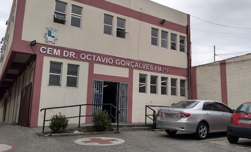 Prédio do Centro de Especialidades Municipal de Itapecerica da Serra 