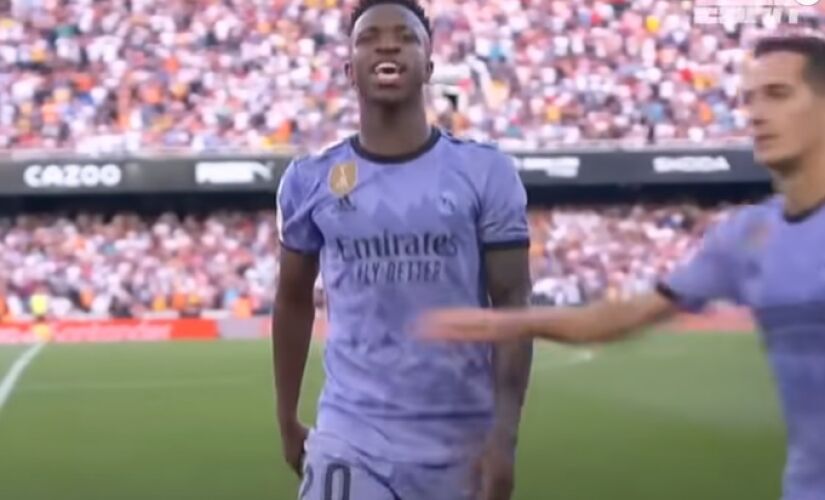 Vini Jr durante partida contra o Valencia