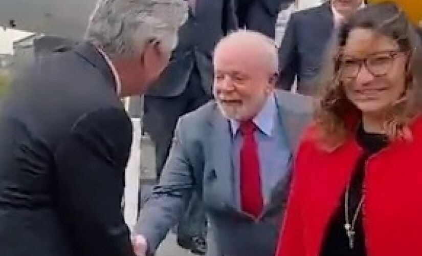 O presidente Luiz Inácio Lula da Silva (PT) desembarcarcou em Londres, no Reino Unido, na manhã desta sexta-feira (5) para participar da cerimônia de coroação do Rei Charles III