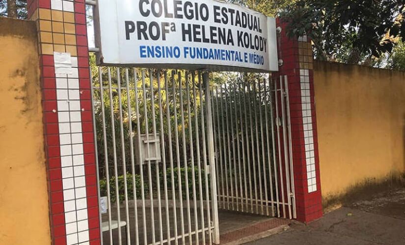 Fachada do Colégio Estadual Professora Helena Kolody, em Cambé (PR)