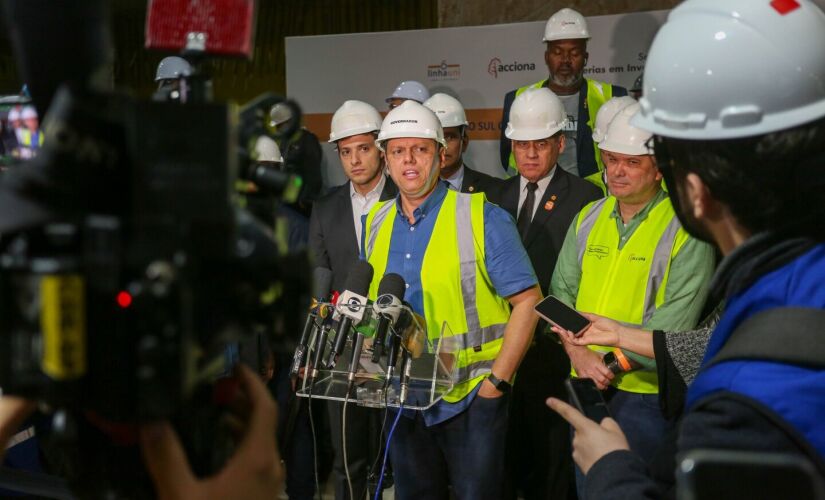 Governador de São Paulo, Tarcísio de Freitas em visita às obras da Linha 6 do metrô 