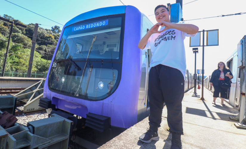 Otávio viu de  perto o funcionamento de uma linha de metrô