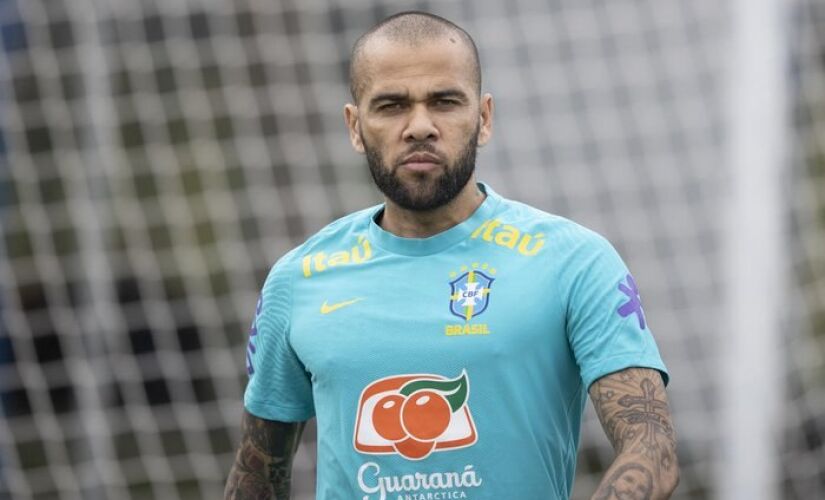 Alves está no centro penitenciário de Brians 2 há cinco meses, após ser acusado por uma jovem de 23 anos de tê-la estuprado no banheiro de uma boate da cidade, na madrugada de 31 de dezembro