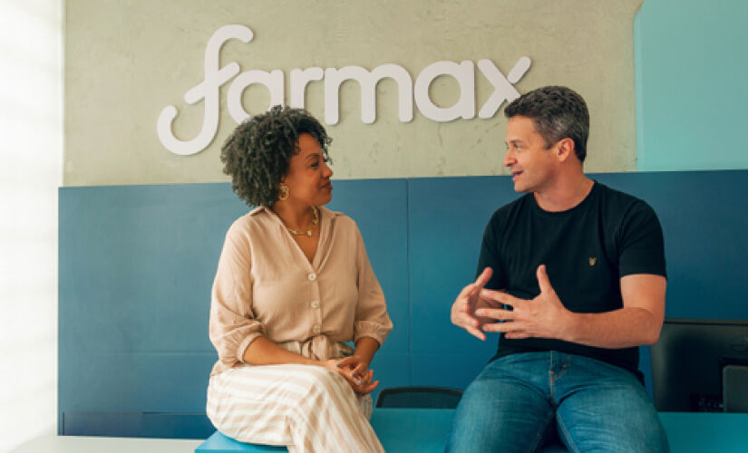 Rosangela Silva, fundadora da Negra Rosa e Ronaldo Ribeiro, CEO da Farmax