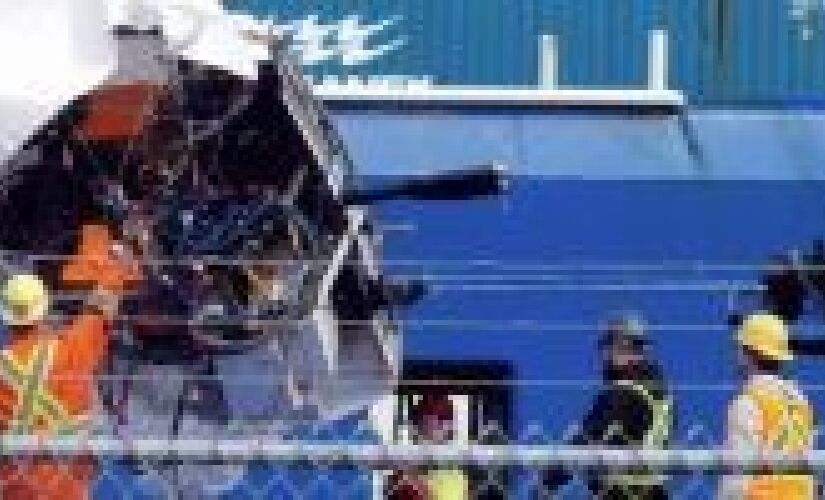Embarcação apareceu bem debilitada 