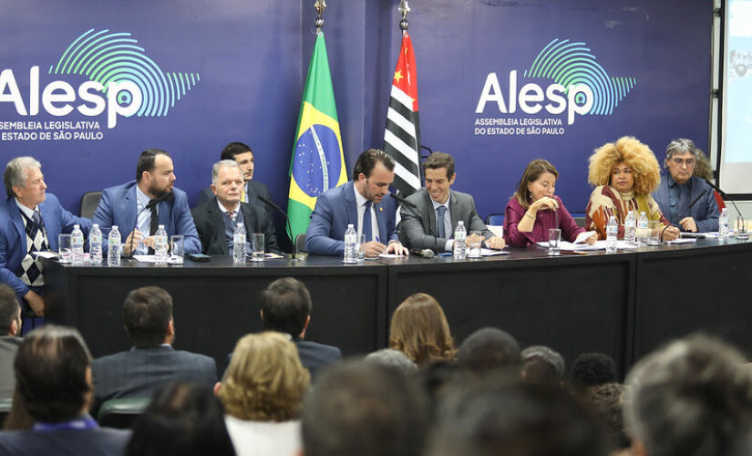 Renato Feder esteve na Assembleia Legislativa para prestação de contas