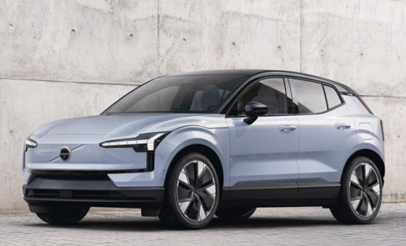 Na versão com dois motores elétricos, o EX30 ganha a potência de 428 cavalos e 54,5 kgfm de torque, com uma autonomia de até 480 quilômetros 