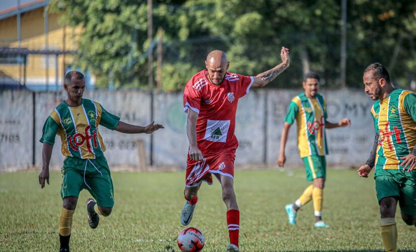 Na manhã deste domingo (18) aconteceu, no campo do América, mais uma rodada da 2ª fase da Taça João Rubini de Futebol Veterano  Categoria Quarentão, em Porto Feliz