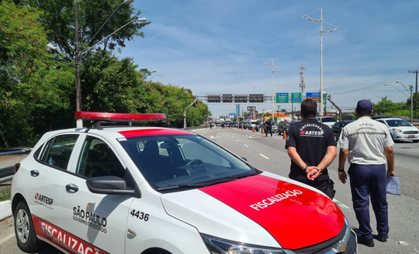 O Sistema Intermunicipal de Transporte de Passageiros opera com 2.113 empresas (entre as que realizam o transporte regular e por fretamento) regularizadas junto à ARTESP, com mais de 22 mil ônibus