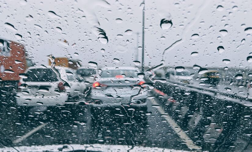 Neste sábado (27) o cenário é de céu encoberto e chuva a qualquer hora do dia na Capital e Baixada Santista 