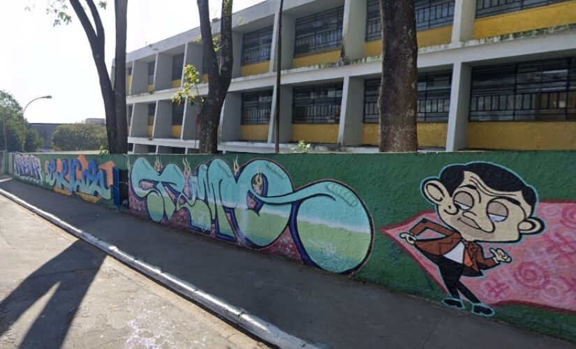 Escola na região de São Mateus onde a aluna sofreu um ataque a faca de um colega