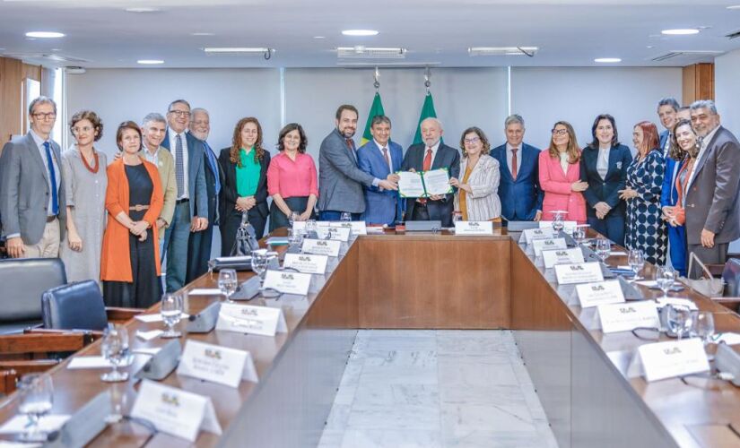 Ministros e entidades do setor se reuniram para o lançamento do PAA e Cozinha Solidária