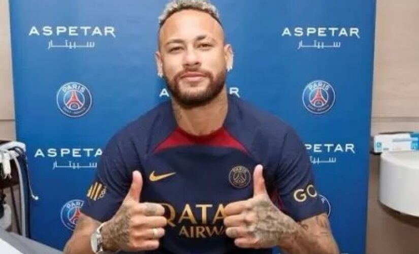 Neymar ainda se recupera de uma lesão no tornozelo