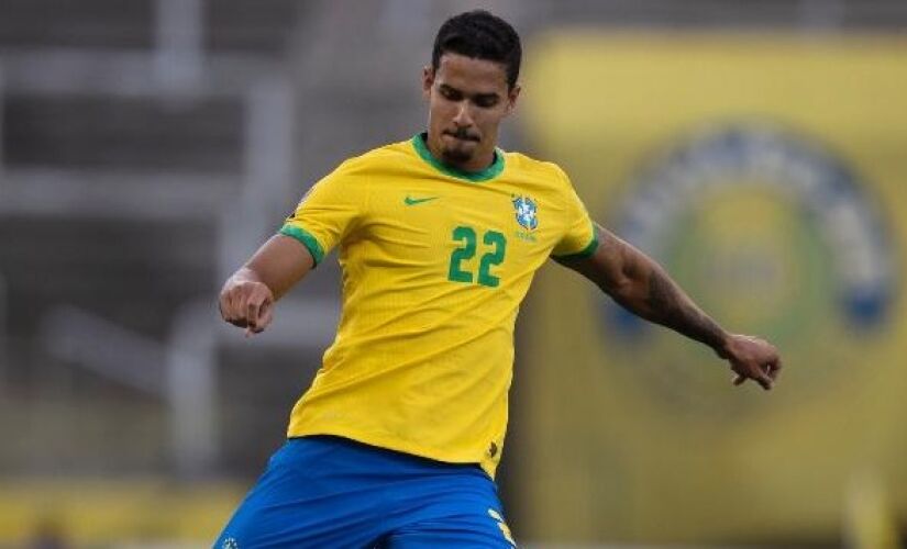 Lucas Veríssimo tem passagem pela seleção brasileira e chega ao Corinthians emprestado pelo Benfica