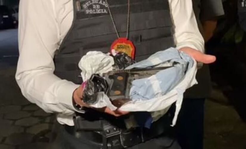 Pistola de calibre 9 milímetros como a investigada no caso do policial militar morto na semana passada em Guarujá