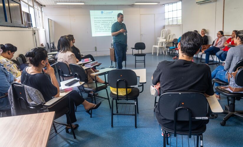 Marcus Vinícius Lima do COREN-SP ministrou palestra para servidores da Saúde