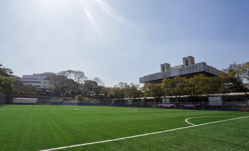 Novo campo de grama sintética do Centro Olímpico de Treinamento e Pesquisa (COTP), na Vila Clementino, zona sul de São Paulo