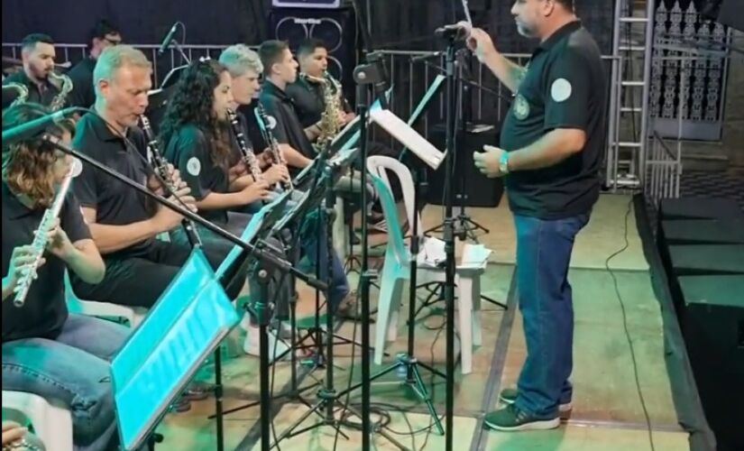 Banda Bandeirantes em apresentação no festival
