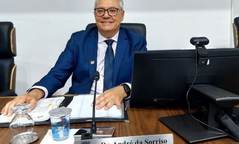 Presidente Dr. André da Sorriso durante sessão na Câmara de Taboão da Serra, na Grande SP 