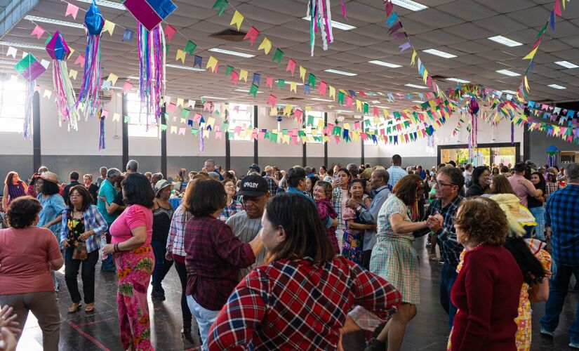 Cemur recebe Baile da Melhor Idade toda última sexta-feira do mês, das 13h às 17h