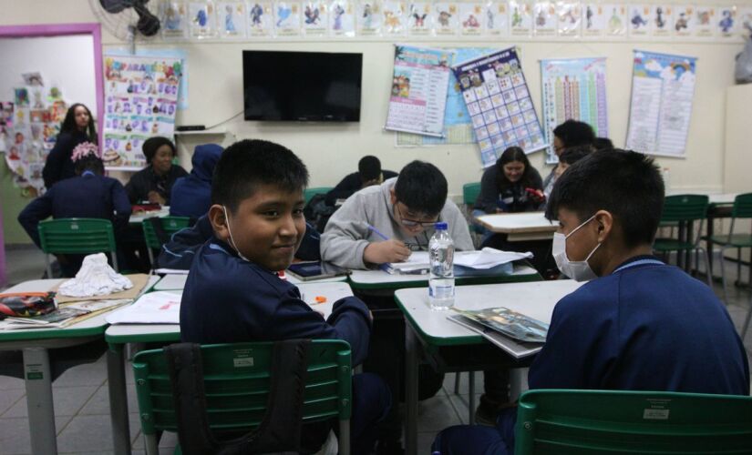 Eles dizem que eventuais mudanças implicariam em novos ajustes e regulamentações, incluindo a reescrita do referencial curricular, o que seria inviável de ser feito a tempo para o ano letivo de 2024