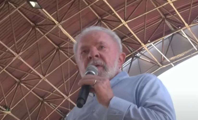 O presidente Lula durante discurso em Parintins (AM)