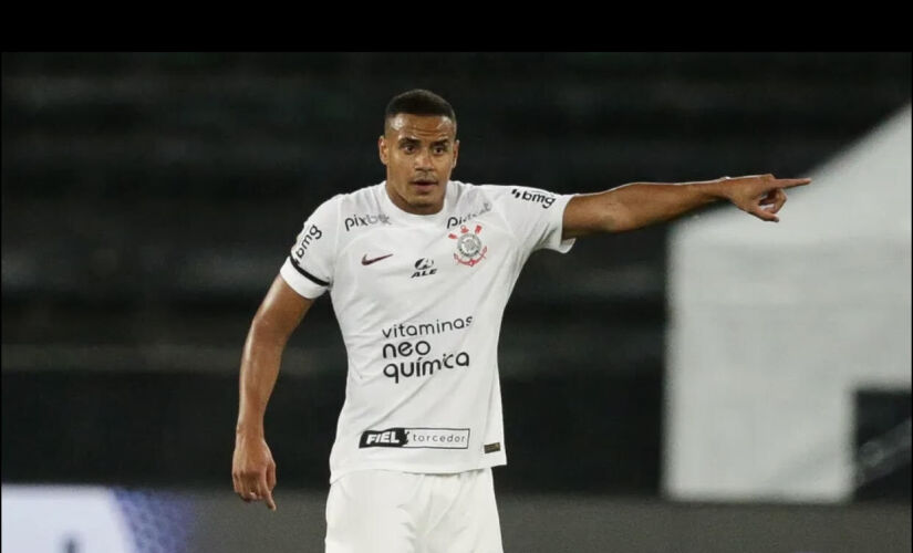 O Corinthians tentou segurar o jogador até o fim do ano, mas não conseguiu