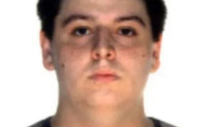 Caio Augusto Navarro Arisa tinha 31 anos e é suspeito de matar a mãe com golpes de faca e incendiar o imóvel onde ambos viviam, no bairro do Embaré, em Santos