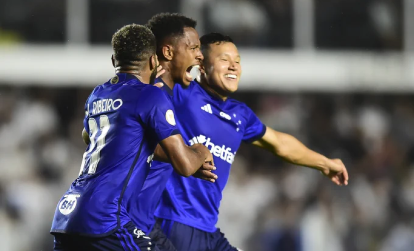 Cruzeiro vence e aumenta a crise do Santos