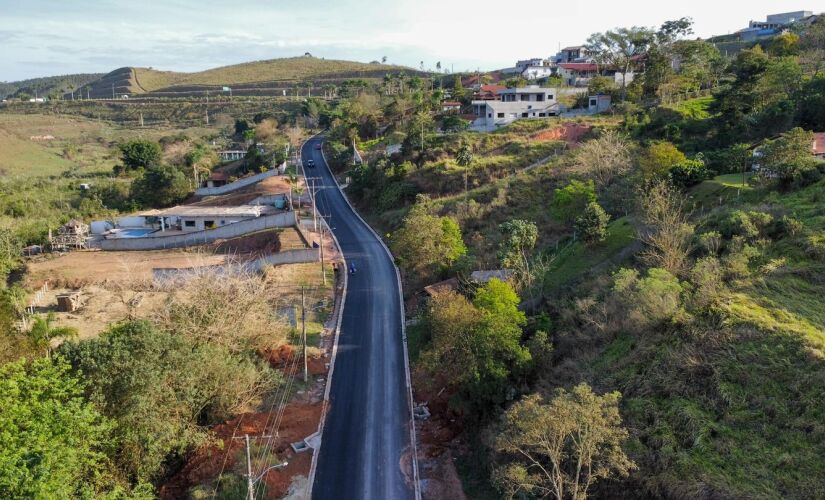 Rua Alameda das Quaresmeira, no bairro Paraíso, em Igaratá