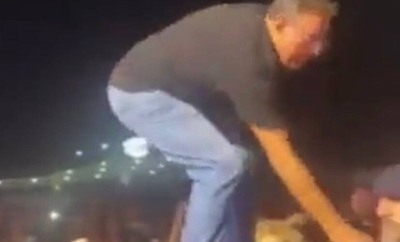 O prefeito de Senador Pompeu, Antônio Maurício Pinheiro (PDT-CE), momentos antes da queda