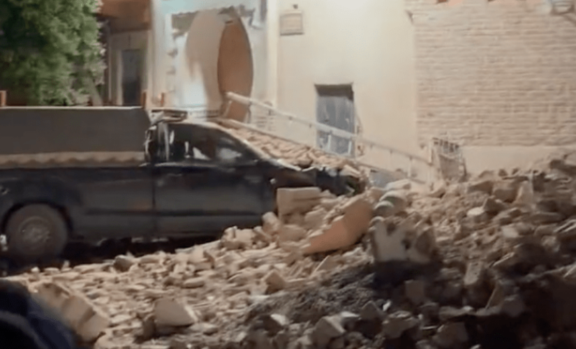 Um forte terremoto atingiu o Marrocos na noite desta sexta-feira (8)