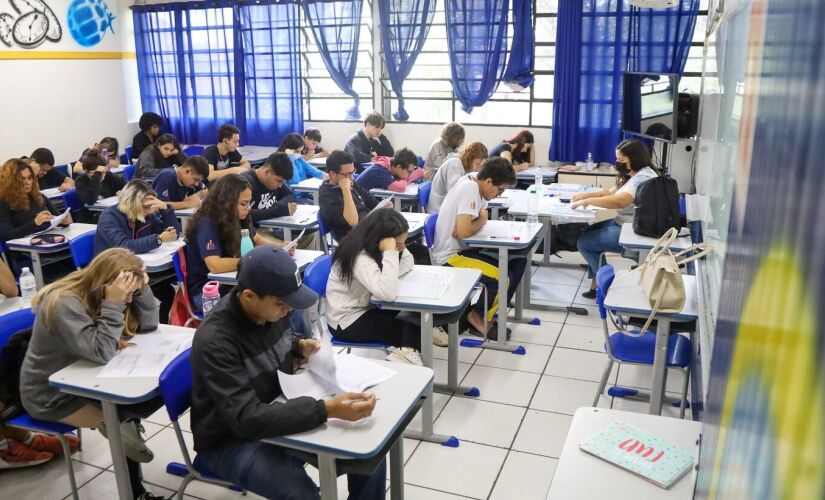 A publicação da Secretaria também trata sobre a divisão das vagas por curso em cada instituição