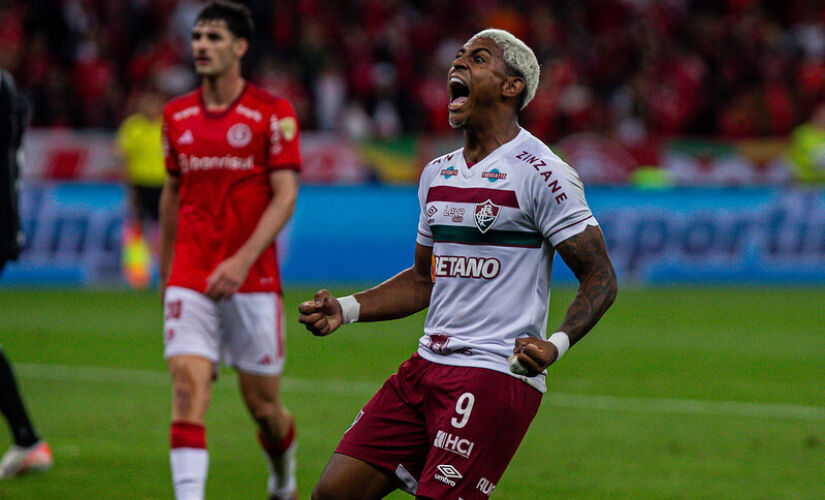 O Fluminense garantiu seu lugar na decisão ao bater na semifinal o Internacional, em uma virada histórica por 2 a 1 na casa do adversário, com gols dos atacantes John Kennedy e Germán Cano