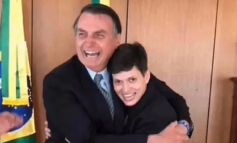 Influenciadora Karol Eller com o ex-Presidente Jair Bolsonaro