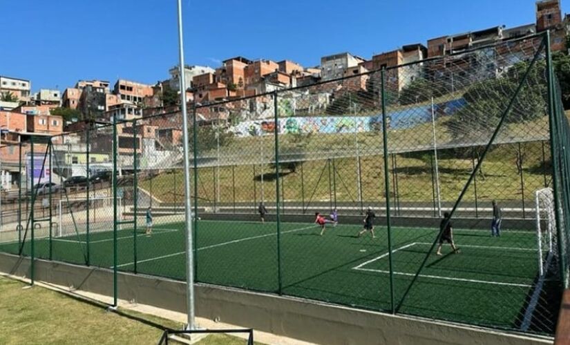 Divididas em seis etapas, as obras de urbanização do Parque Linear Cantinho do Céu, que são realizadas pela Prefeitura