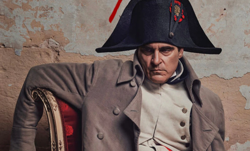 Joaquin Pheonix interpreta Napoleão Bonaparte no filme