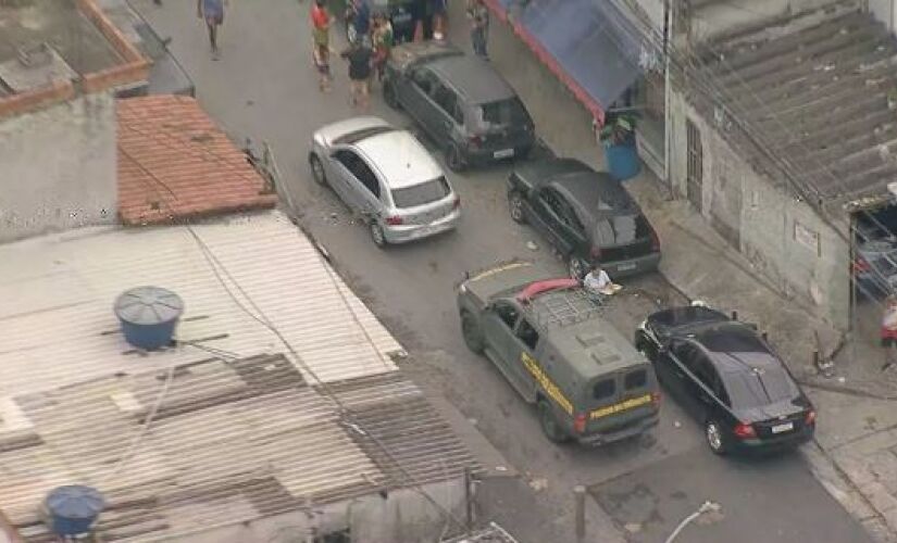 Exército e PM fazem operação conjunta em Guarulhos, na Grande São Paulo