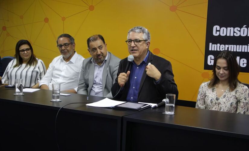 Padilha durante encontro com prefeitos do Grande ABC