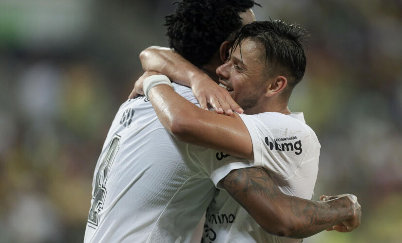 Gil e Romero se destacaram na partida e participaram do gol Alvinegro