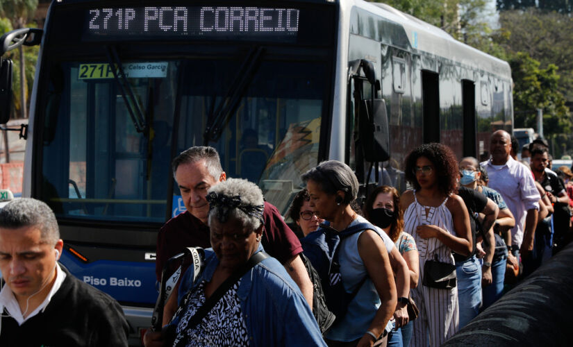 Assembleia unificada de trabalhadores das três companhias estaduais decidiu pela paralisação