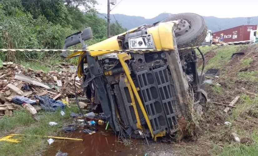 Acidente ocorreu na tarde de hoje, na Rodovia Anchieta