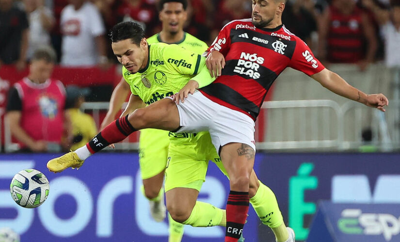 Time comandado por Tite chegou a 56 pontos, com um jogo a menos, apenas três atrás do líder Botafogo e do vice-líder Palmeiras