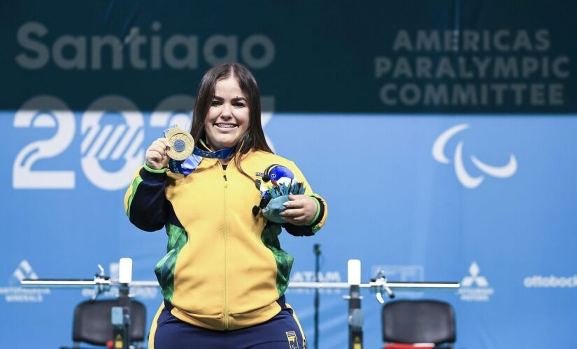 Mariana D'Andrea é ouro em halterofilismo 