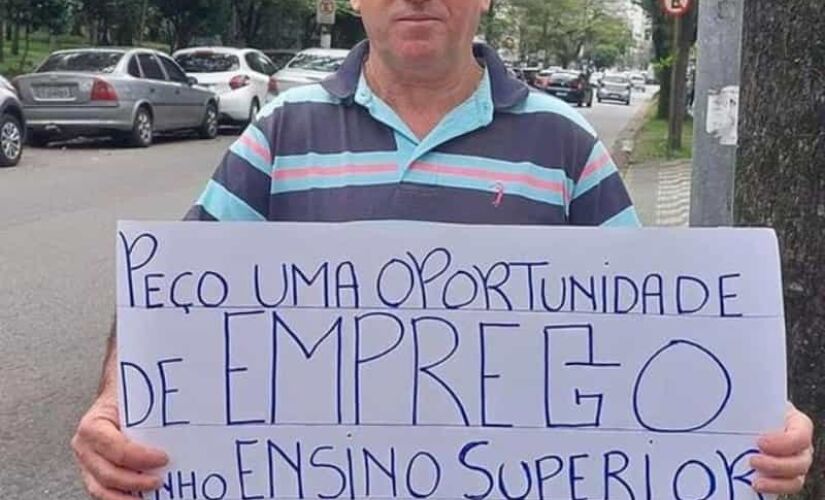 Formado em Direito e com uma história de vida difícil, ele trabalha fazendo bicos e está a procura de estabilidade e uma vida melhor