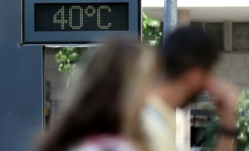 As queimaduras podem ocorrer em quem está exposto diretamente ao sol na face e onde a roupa não cobre